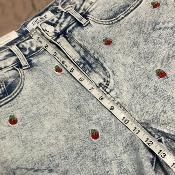 Judy Blue Shorts - Picture 5 of 7